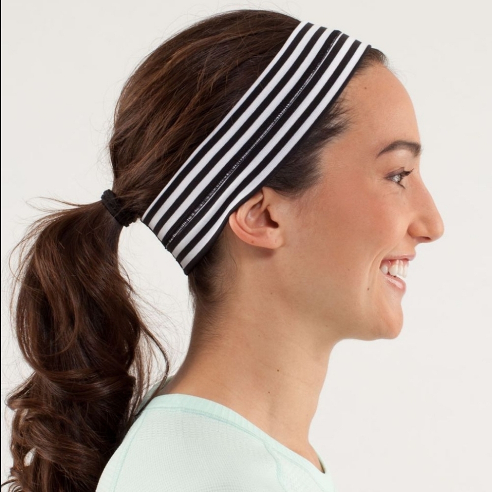 Lululemon "Fly Away Tamer" headband- Classic B/W Stripe
